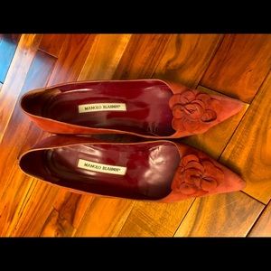 Manolo Blanik suede red heels